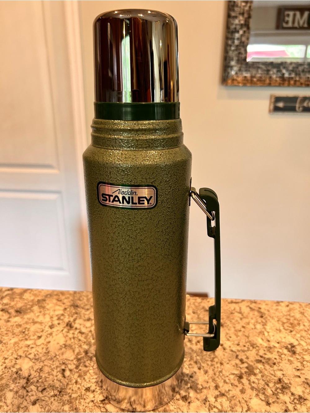 Vintage Stanley Olive Green Classic 1 Quart Vacuum Bottle with Carry Handle